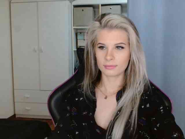 KristineNatural webcam