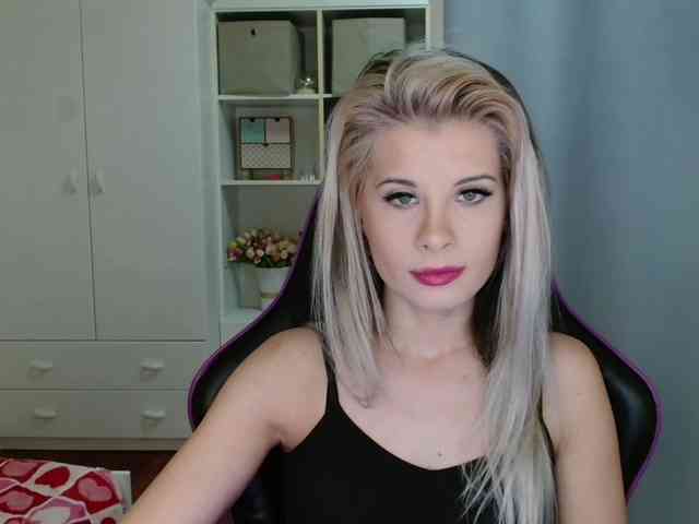 KristineNatural webcam