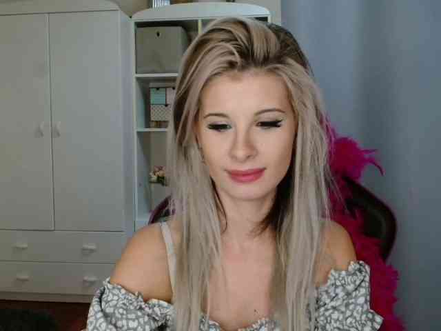 KristineNatural webcam