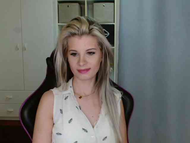 KristineNatural webcam