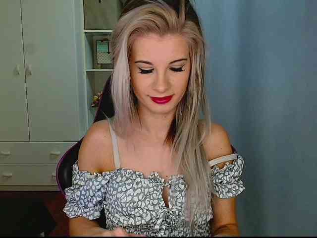 KristineNatural webcam