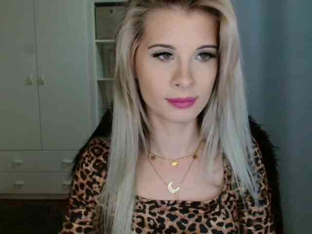 KristineNatural webcam