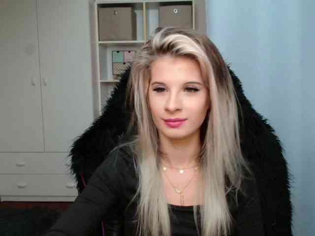 KristineNatural webcam