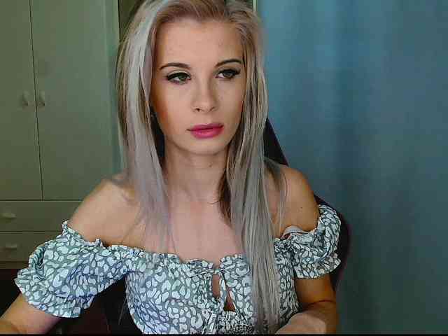 KristineNatural webcam