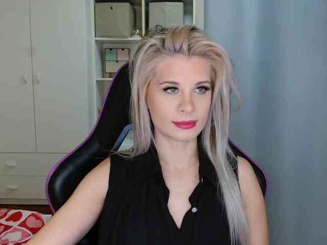 KristineNatural webcam