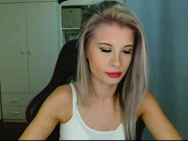 KristineNatural webcam