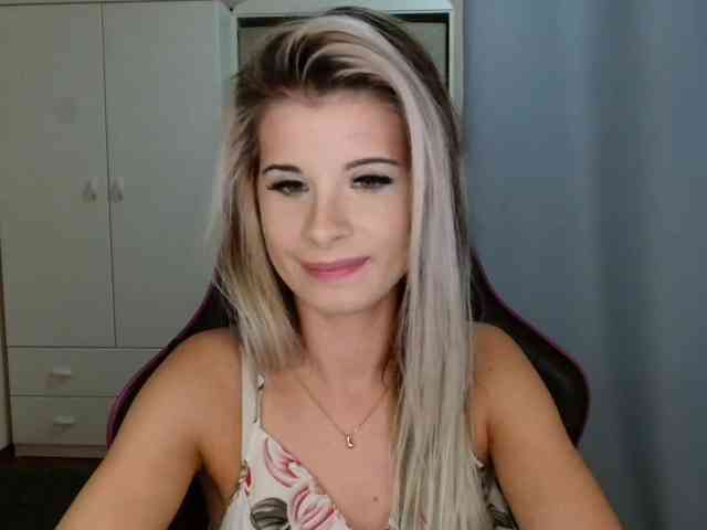 KristineNatural webcam