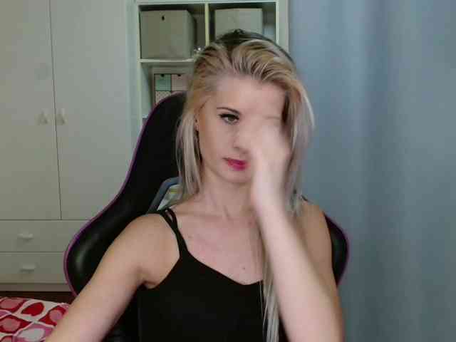 KristineNatural webcam