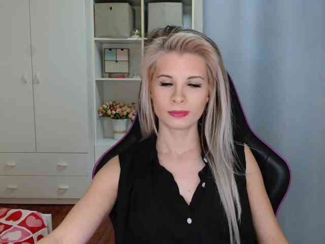 KristineNatural webcam