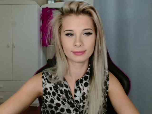 KristineNatural webcam