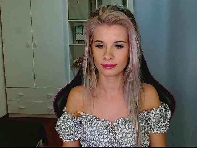 KristineNatural webcam