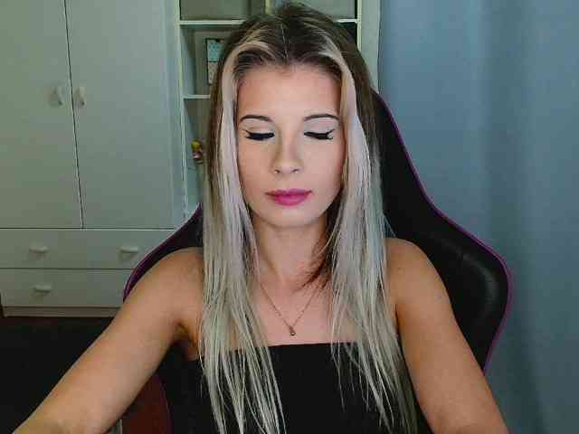 KristineNatural webcam