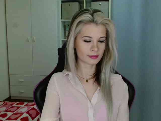 KristineNatural webcam