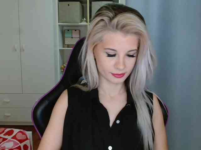 KristineNatural webcam