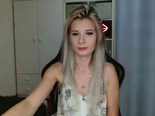 KristineNatural webcam