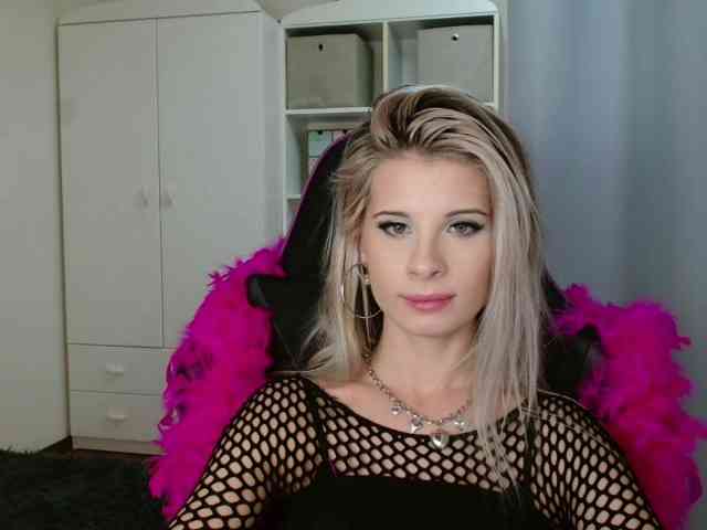 KristineNatural webcam