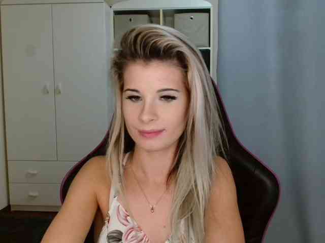 KristineNatural webcam