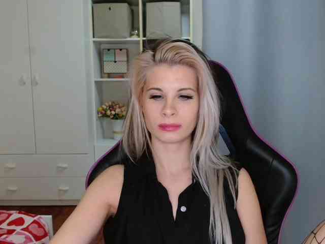 KristineNatural webcam