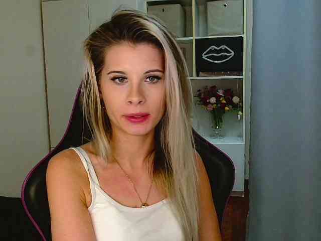 KristineNatural webcam