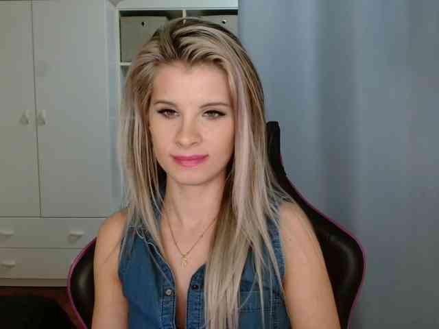 KristineNatural webcam