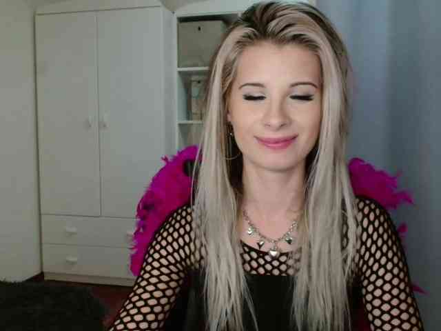 KristineNatural webcam