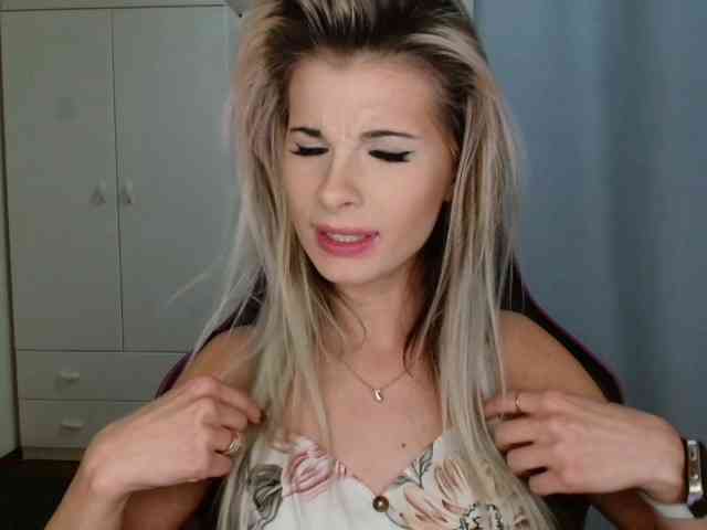 KristineNatural webcam