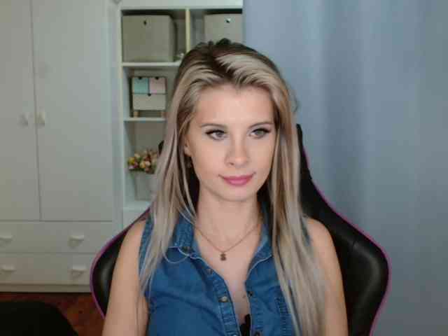 KristineNatural webcam
