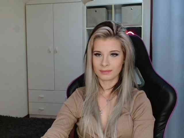 KristineNatural webcam