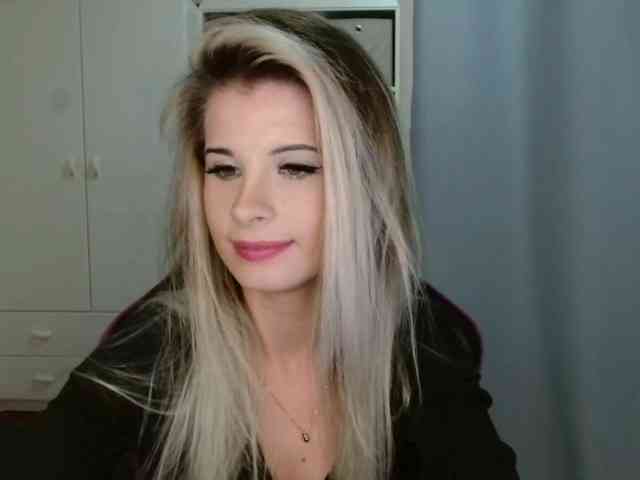 KristineNatural webcam