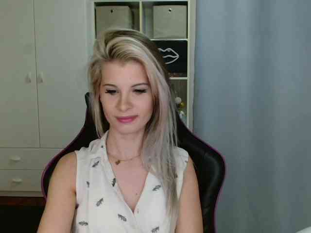 KristineNatural webcam