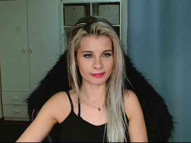 KristineNatural webcam