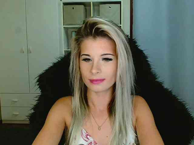 KristineNatural webcam