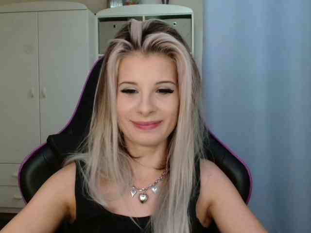 KristineNatural webcam