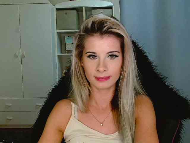 KristineNatural webcam
