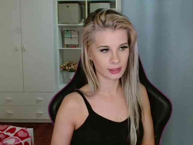 KristineNatural webcam