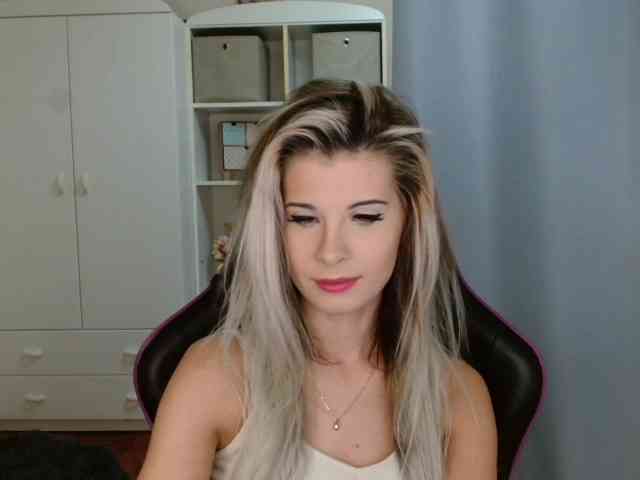 KristineNatural webcam