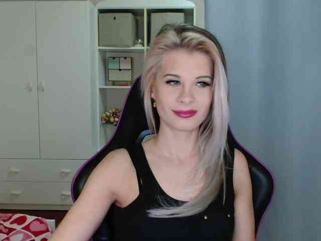 KristineNatural webcam