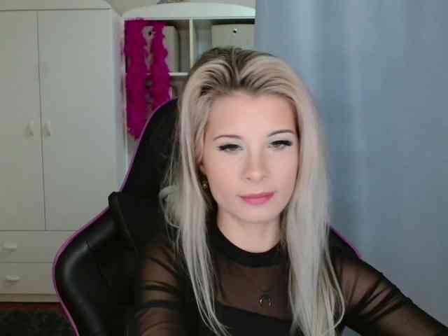 KristineNatural webcam