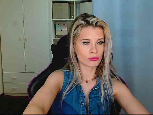 KristineNatural webcam