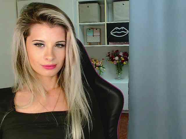 KristineNatural webcam