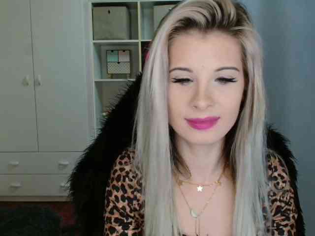 KristineNatural webcam