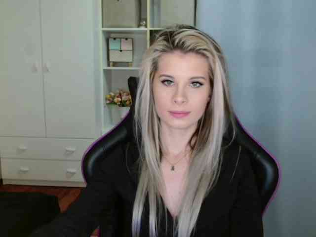 KristineNatural webcam