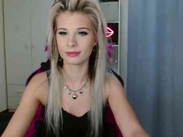 KristineNatural webcam