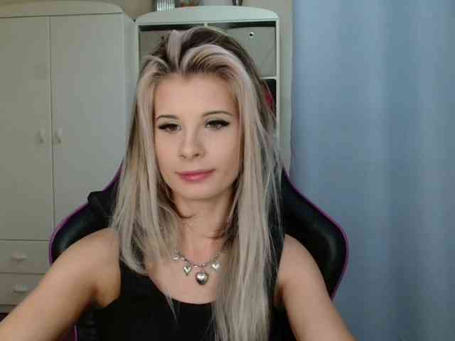 KristineNatural webcam