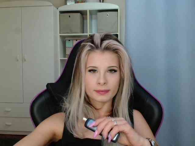 KristineNatural webcam