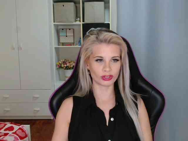 KristineNatural webcam