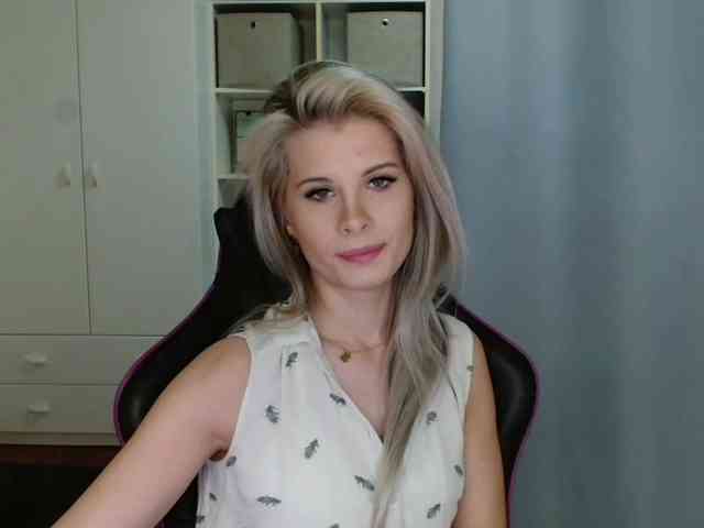 KristineNatural webcam