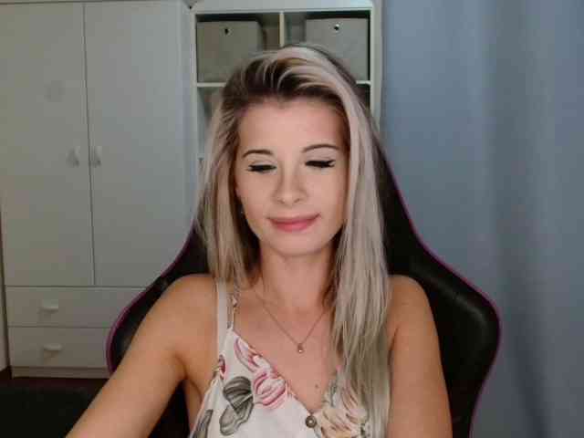 KristineNatural webcam