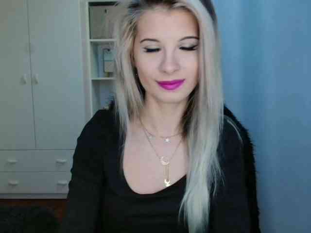 KristineNatural webcam