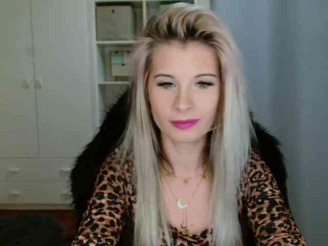 KristineNatural webcam